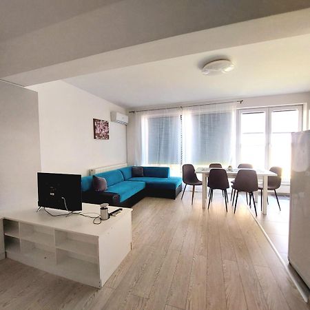Giorgia And Ary Apartment Brasov Bagian luar foto