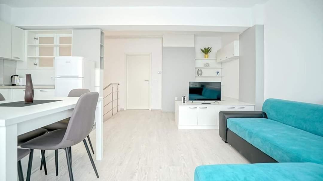 Giorgia And Ary Apartment Brasov Bagian luar foto